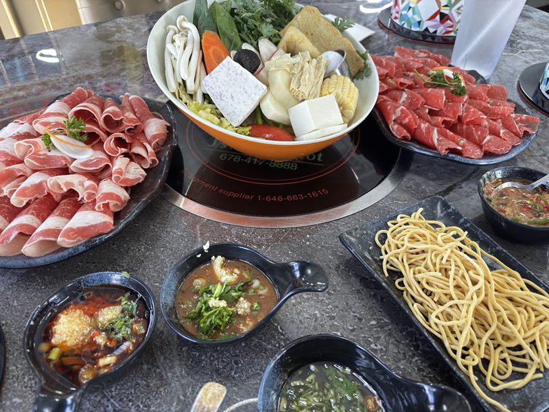 J’s Mini Hot Pot food