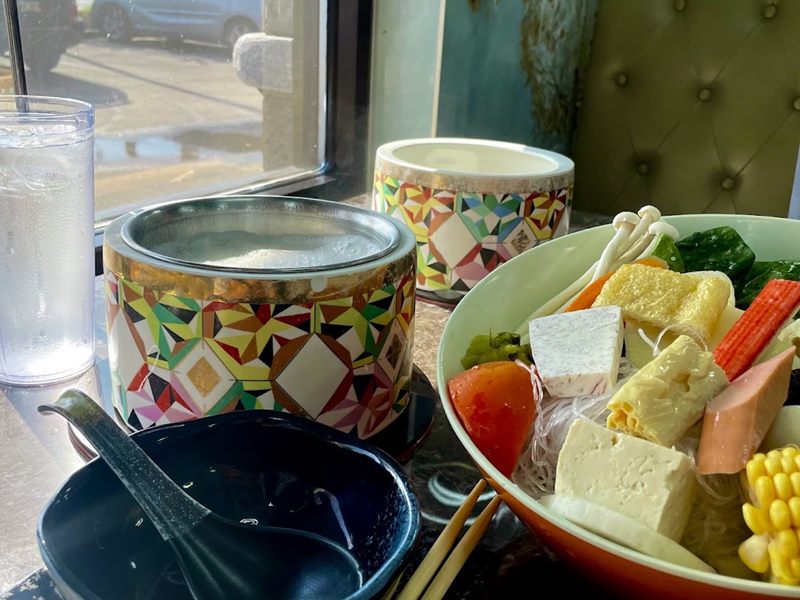 J’s Mini Hot Pot food